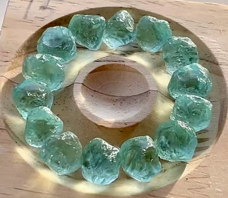 Serpentine Green Crystal Bracelet – Serpent Energy for Renewal & Flow product photo